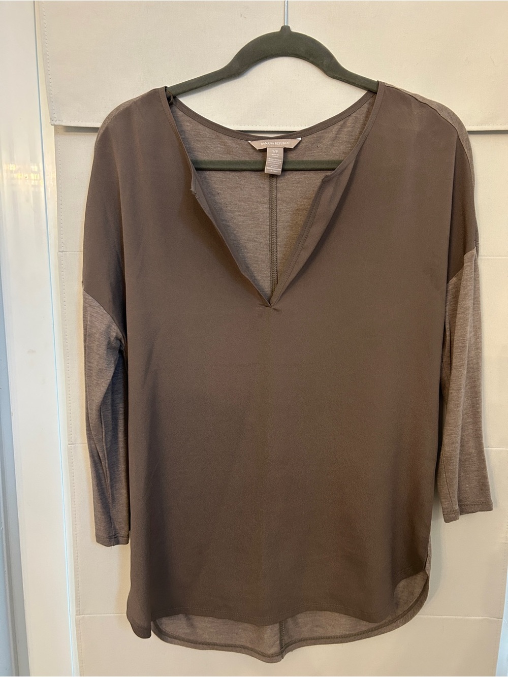 Banana Republic V-Neck Mixed-Sleeve Women's Top